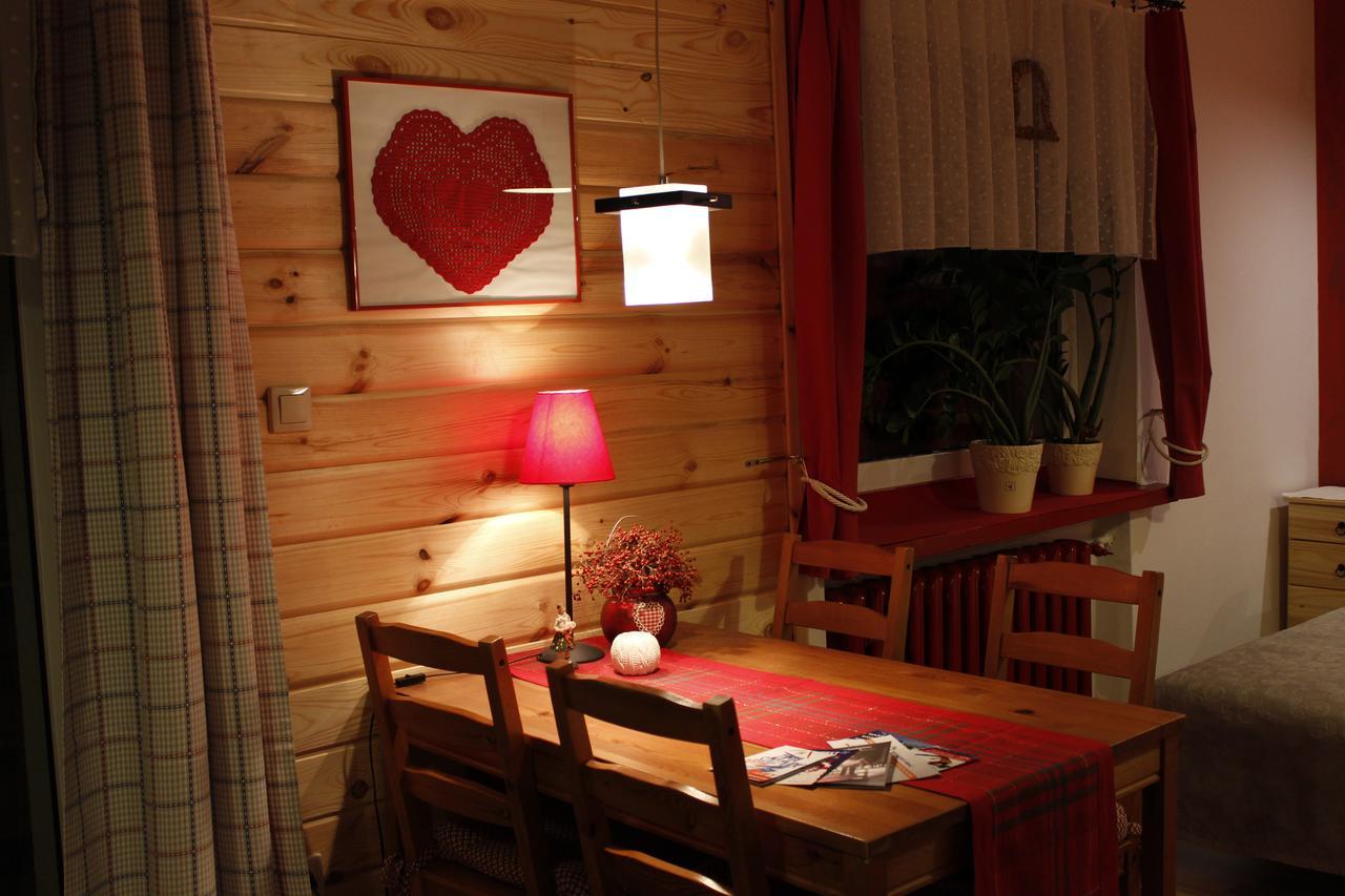 Willa Pod Aniolem - Pokoje Goscinne & Apartamenty Z Widokiem Na Gory Szczyrk Exterior photo